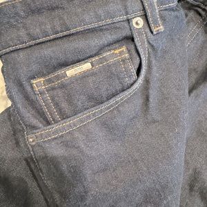 Hugo boss, men’s jeans. Only worn once.